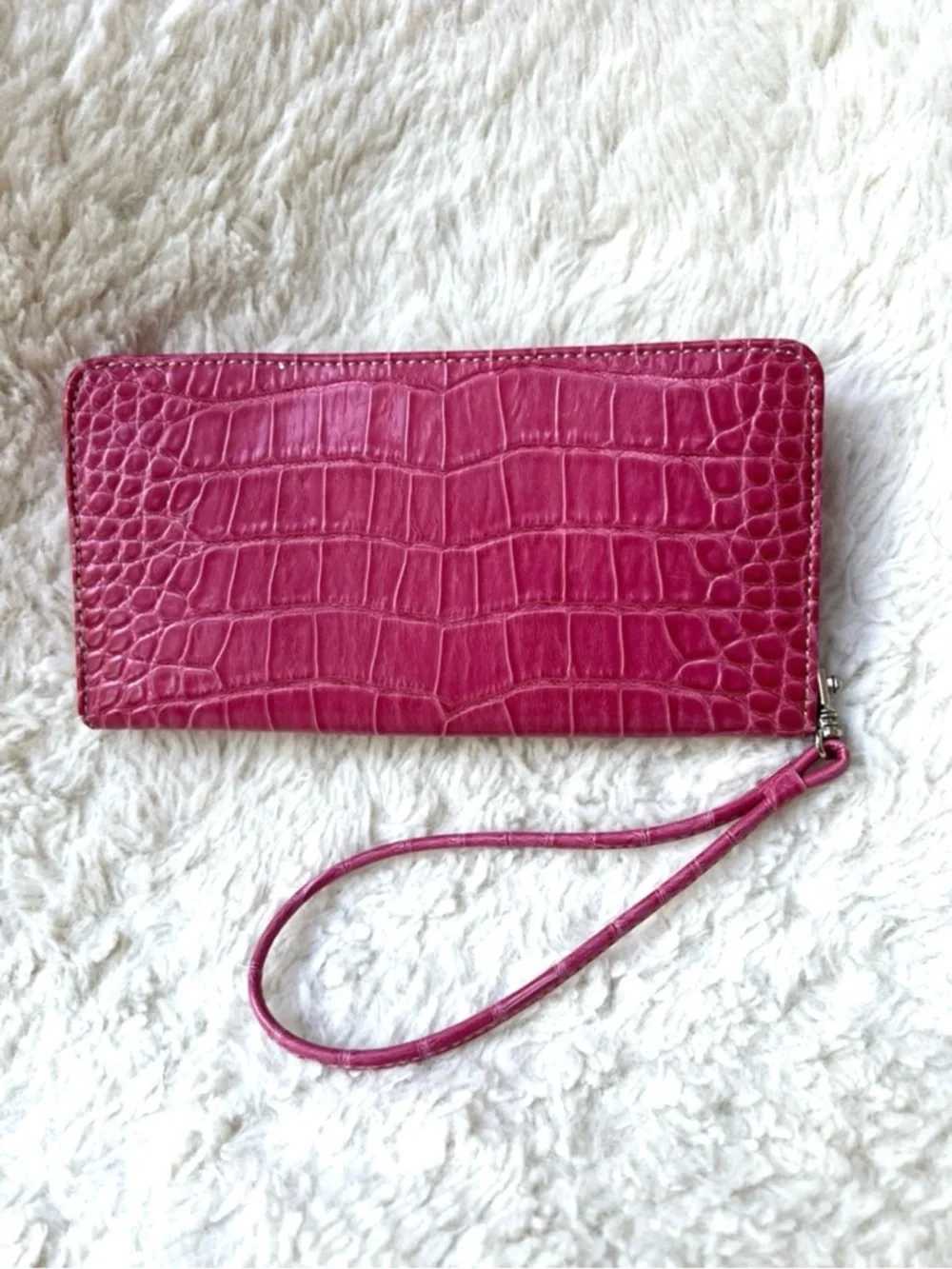 Liz Claiborne Faux Croc Pink Heart Photo Holder Clutch Purse Wallet Wristlet